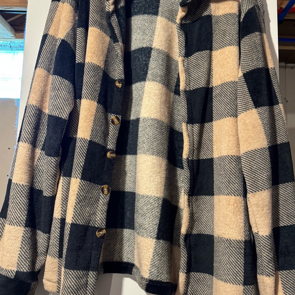 Plaid Button-Up Jacket in Black and Tan